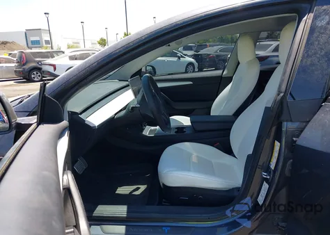 2022 Tesla Model 3 Performance Dual Motor All-Wheel Drive z USA, uszkodzony, nr VIN 5YJ3E1EC6NF201191